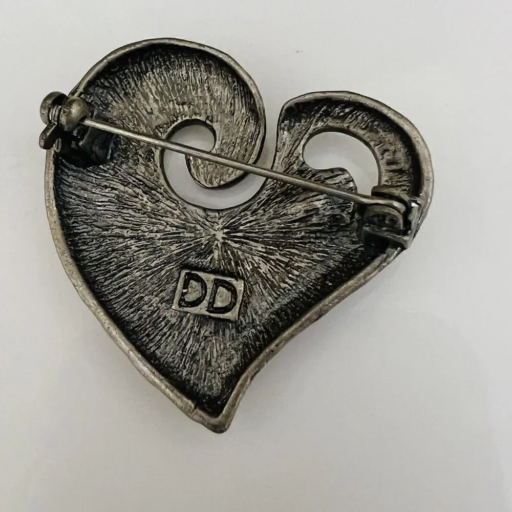 Vintage Art Heart DD Dominick Avellino Hammered Silver Pink Stone Brooch 4098